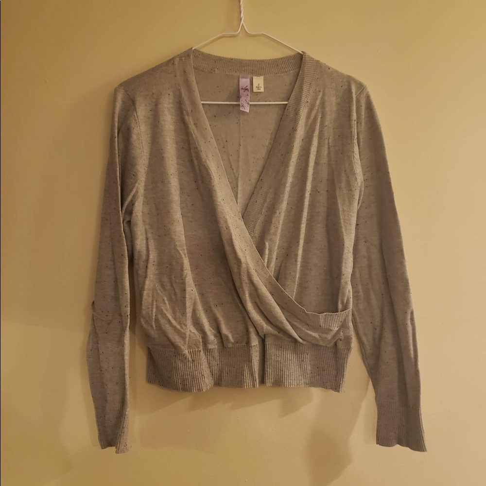 Francesca’s sweater shirt in grey small
